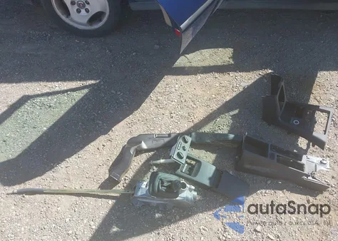 1998 Saab 900 S z USA, uszkodzony, nr VIN YS3DD55B7W2015355